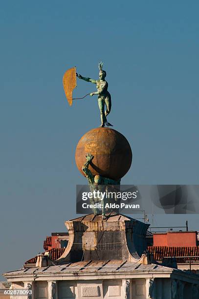 italy, venice, punta della dogana - atlas statue stock pictures, royalty-free photos & images