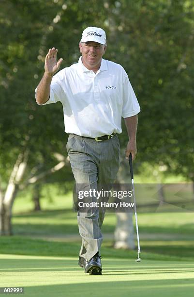 Mark O'' Meara waves to the gallery during the second round of the Bell Canadian Open at Royal Montreal in Lle Bizard, Quebec, Canada. DIGITAL IMAGE....