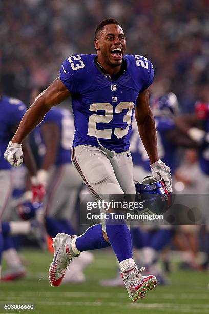 New York Giant Rashad Jennings Photos and Premium High Res Pictures