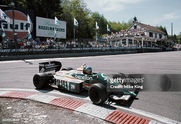 Gerhard Berger of Austria drives the Benetton Formula Benetton B186 BMW M12 turbo during the Belgian Grand Prix on 25 May 1986 at the...