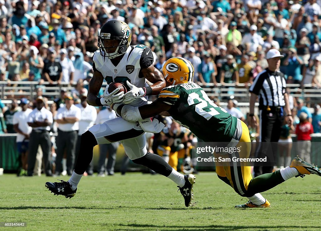 Quinten Rollins of the Green Bay Packers attempts to tackle Rashad News  Photo - Getty Images