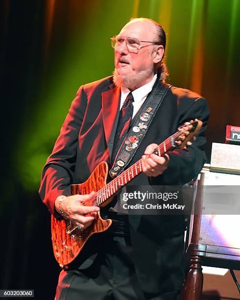 Steve Cropper Instruments Peavey Guitar Photos and Premium High Res Pictures - Getty Images
