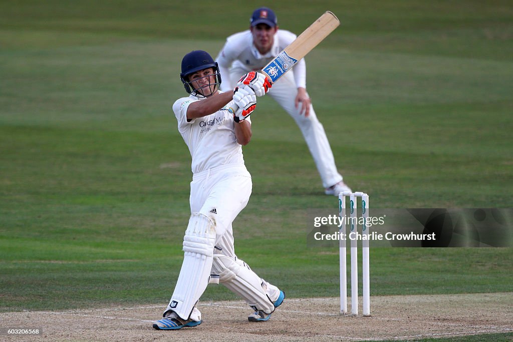 Essex v Glamorgan - Specsavers County Championship - Division Two