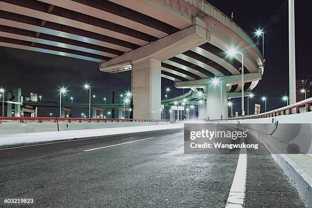 the city curve - viaduct foto e immagini stock