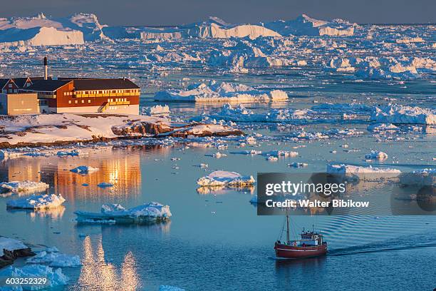 greenland, disko bay, exterior - disko bay stock pictures, royalty-free photos & images