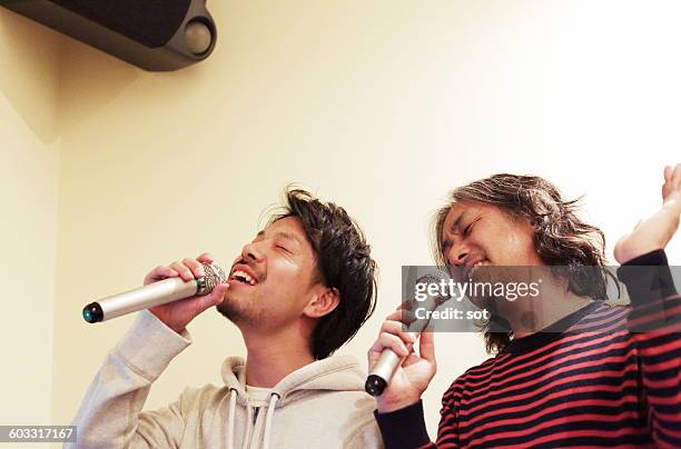 338点のカラオケ 日本人のストックフォト Getty Images 338点のカラオケ 日本人のストックフォト Getty Images