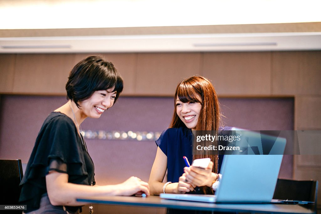 Reunión uno a uno en la empresa japonesa