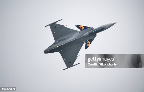 saab jas 39 gripen - saab jas 39 gripen stock pictures, royalty-free photos & images