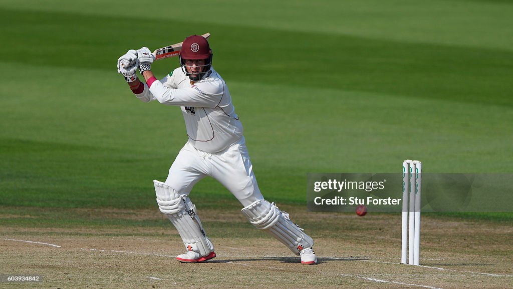 Yorkshire v Somerset - Specsavers County Championship - Division One