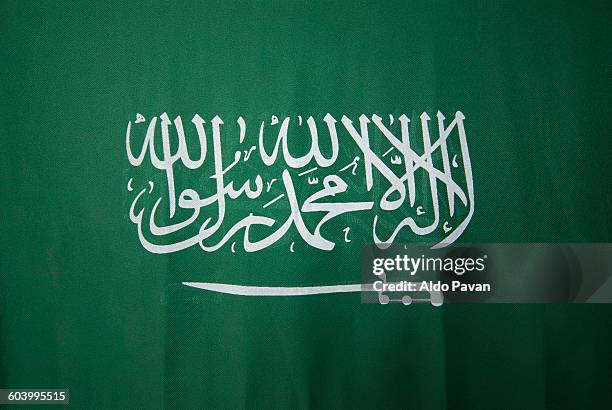 saudi arabia, saudi flag - saudi arabian flag stockfoto's en -beelden