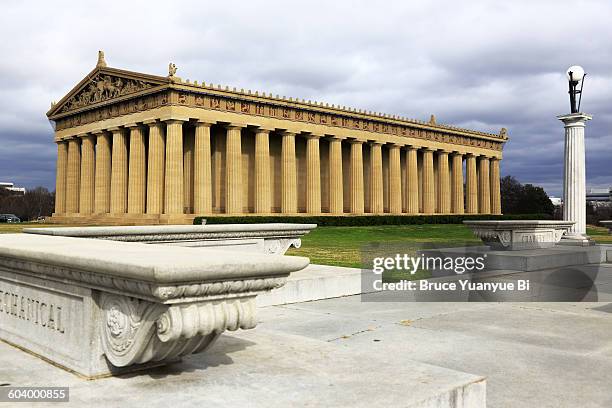 the parthenon in centennial park - nashville parthenon stock pictures, royalty-free photos & images