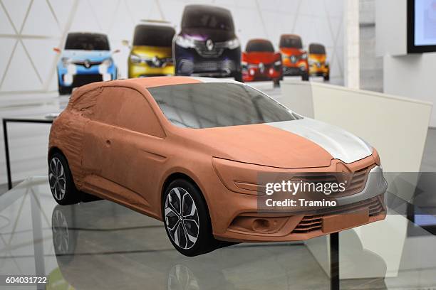 clay model of the modern car - auto ontwerper stockfoto's en -beelden