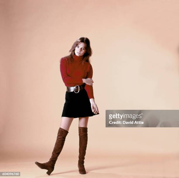 English actress Jacqueline Bisset poses for a studio portrait circa 1970 in New York, New York.