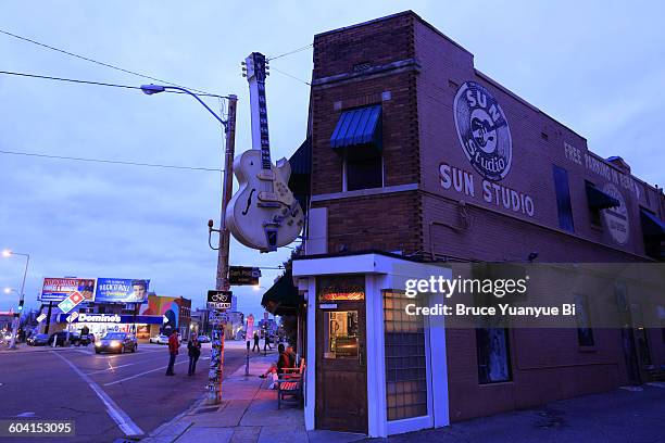 sun studio at dusk - sun studio memphis stock-fotos und bilder