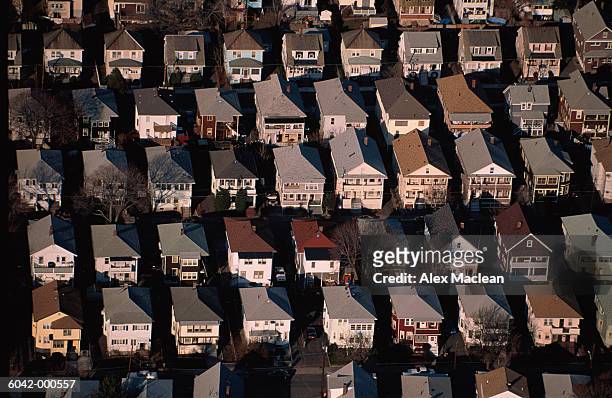 suburban houses - 薩默維爾 麻省 個照片及圖片檔