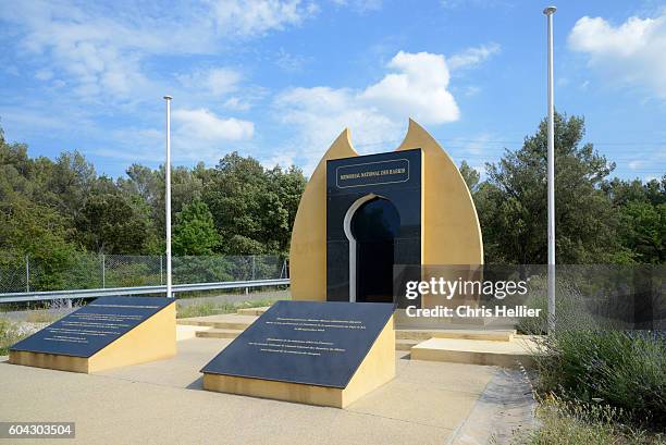 harki monument jouques provence - jouques 個照片及圖片檔