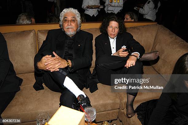 Robert Graham Jr. And Fran Lebowitz attend Vanity Fair Oscar Party at Morton's Restaurant on March 5, 2006.