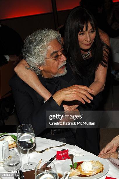 Robert Graham Jr. And Anjelica Huston attend Vanity Fair Oscar Party at Morton's Restaurant on March 5, 2006.