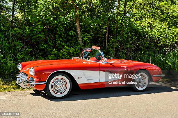 red 1958 chevrolet corvette - chevrolet corvette stock pictures, royalty-free photos & images