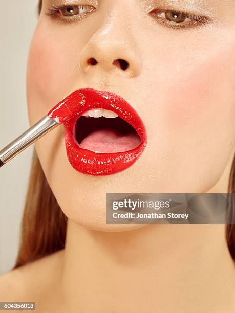 beauty - lipgloss stockfoto's en -beelden