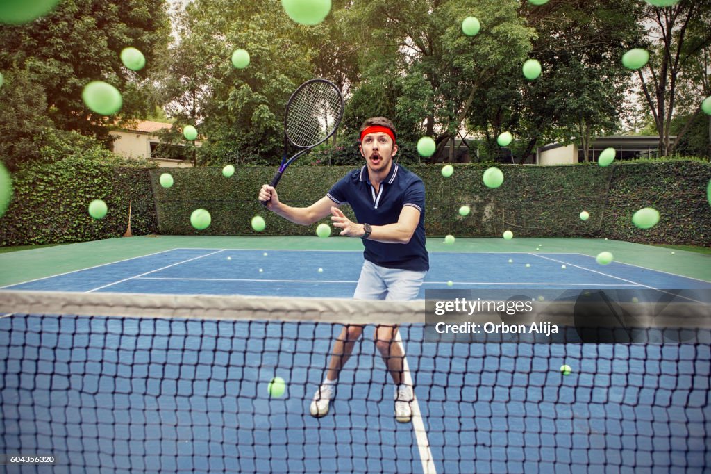 Man playing tennis