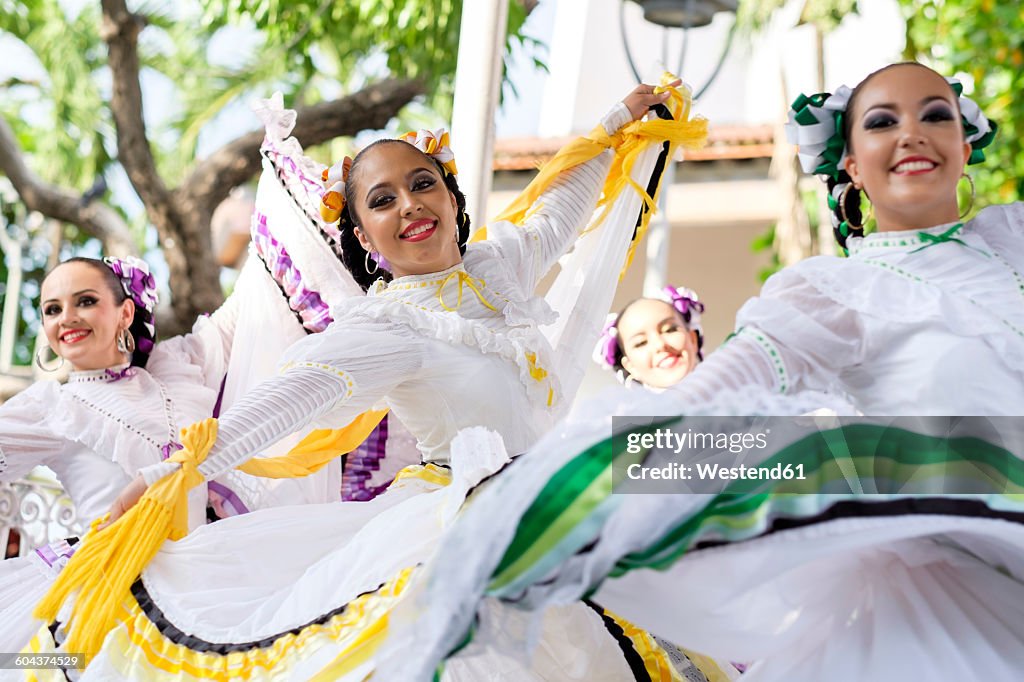 Mexico, Jalisco, Xiutla dancer, folkloristic Mexican dancers