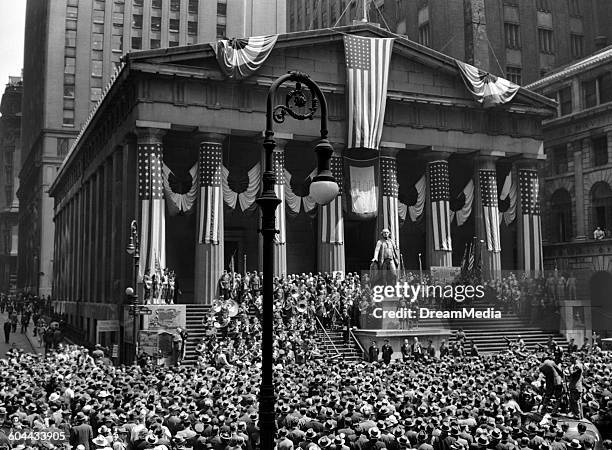 Wwii Rally War Bond Rally Photos and Premium High Res Pictures - Getty Images