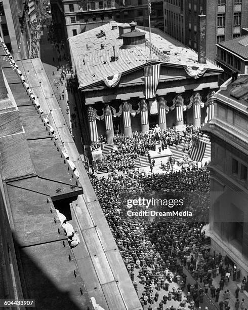 Wwii Rally 44 War Bond Rally Stock Photos, High-Res Pictures, and Images - Getty ...