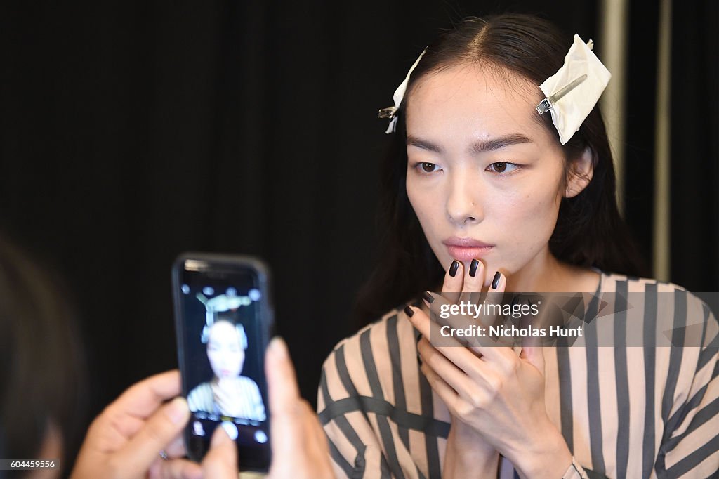 Vera Wang Collection - Backstage - September 2016 - New York Fashion Week: The Shows
