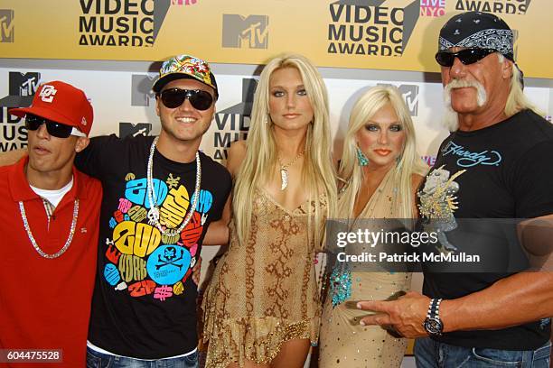 Nick Hogan, Brooke Hogan, Linda Hogan and Hulk Hogan attend 2006 MTV Video Music Awards at Radio City Music Hall on August 31, 2006 in New York City.