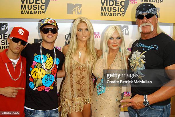 Nick Hogan, Brooke Hogan, Linda Hogan and Hulk Hogan attend 2006 MTV Video Music Awards at Radio City Music Hall on August 31, 2006 in New York City.