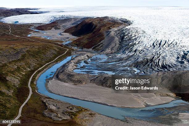 qinnguata kuussua river, russell glacier, greenland ice sheet, qeqqata municipality, kangerlussuaq, greenland. - sediment stock-fotos und bilder