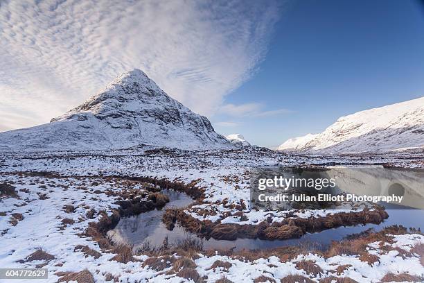 stob nan cabar reflected in lochan na fola. - grampian scotland stock pictures, royalty-free photos & images