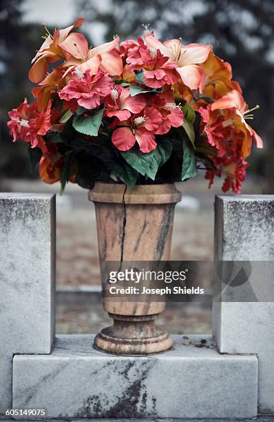 artificial flowers - bonaventure cemetery stock pictures, royalty-free photos & images