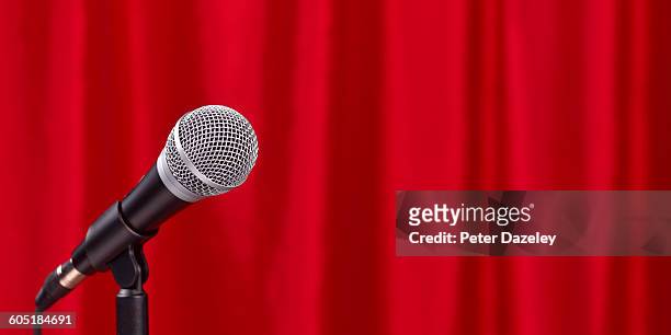 dynamic microphone on stand - microphone stand stock-fotos und bilder