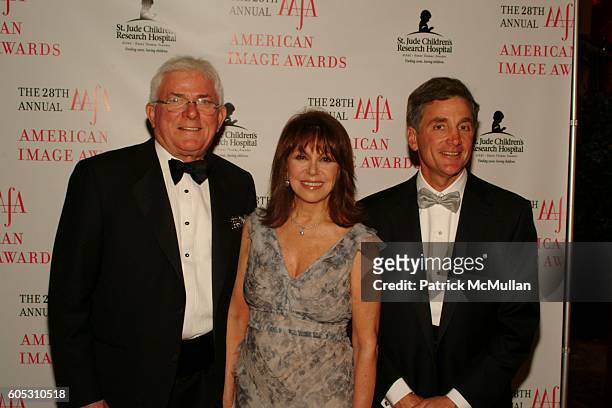 Phil Donahue, Marlo Thomas and Peter Boneparth at The 2006 AAFA AMERICAN IMAGE AWARDS to benefit ST. JUDE CHILDREN'S RESEARCH HOSPITAL at Grand Hyatt...