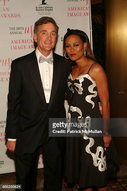 Peter Boneparth and Robin Givens at The 2006 AAFA AMERICAN IMAGE AWARDS to benefit ST. JUDE CHILDREN'S RESEARCH HOSPITAL at Grand Hyatt Hotel on May...