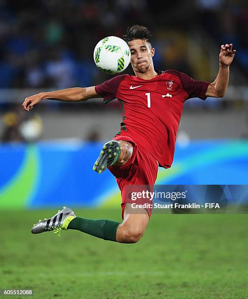 Fernando of Portugal in action during the Olympic Men's Football match between Portugal and Argentina at Olympic Stadium on August 4, 2016 in Rio de...