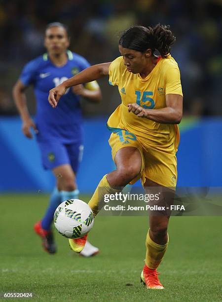 Samantha Kerr of Australia controls the ball during the Women's Quarter Final match between Brasil and Australia on Day 7 of the Rio2016 Olympic...