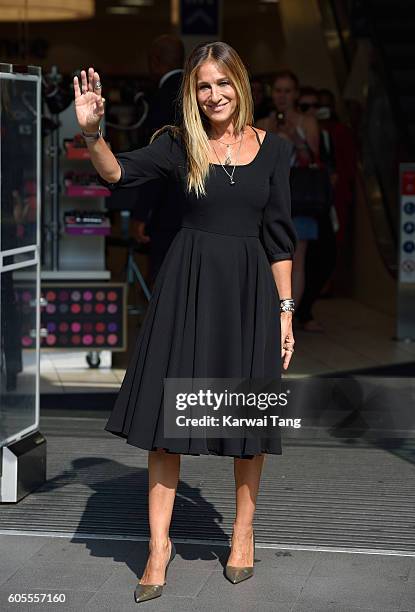 Sarah Jessica Parker attends a photocall as she launches her new fragrance 'Stash' at Boots Piccadilly Circus on September 14, 2016 in London,...