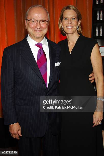 Wolf Hengst and Lisa Hughes attend CONDE NAST TRAVELER Readers Choice Awards at American Museum of Natural History on October 16, 2006 in New York...