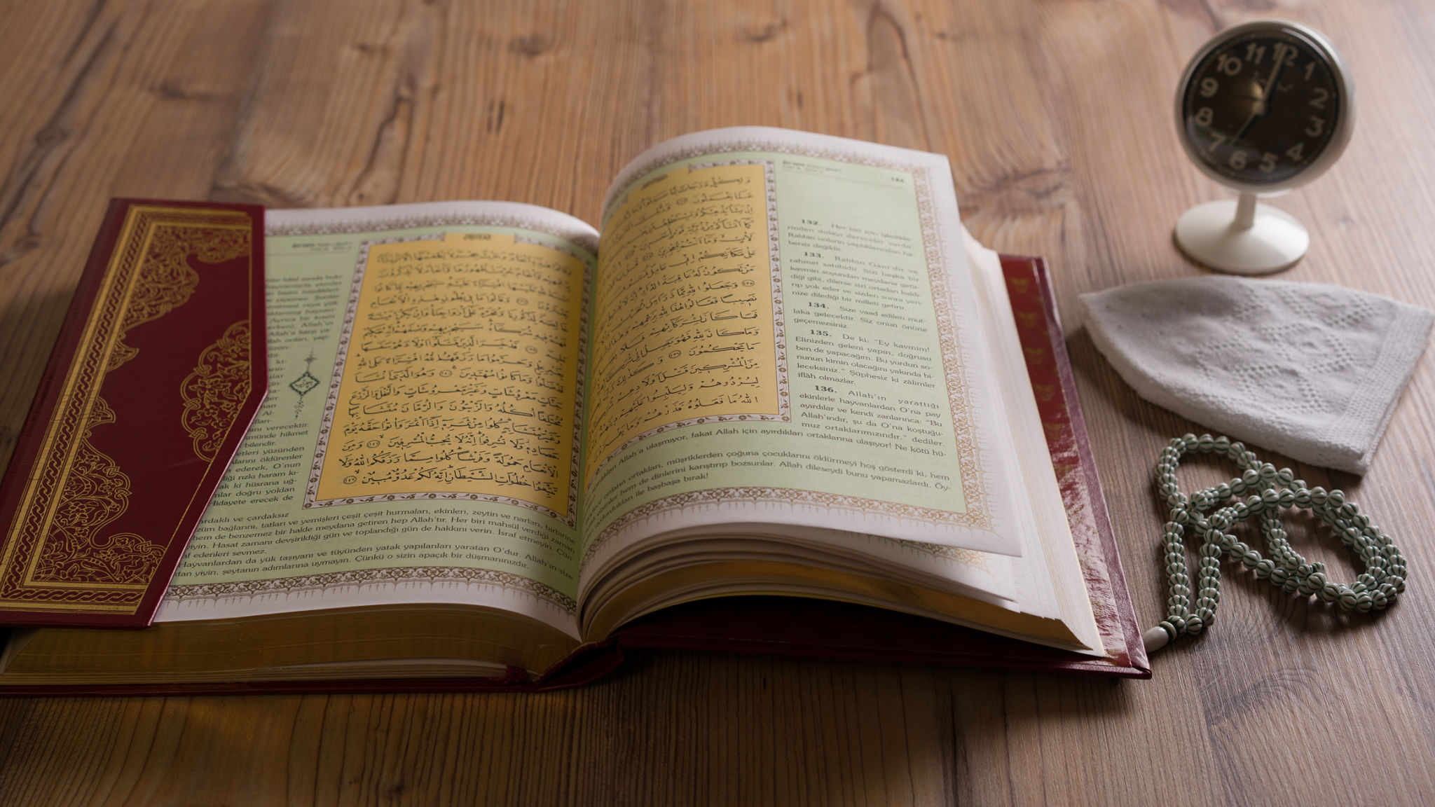 Omani books