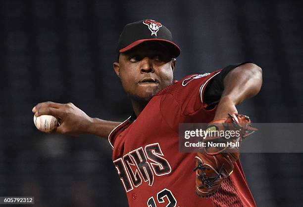 Rubby De La Rosa of the Arizona Diamondbacks delivers a first-inning pitch against the Colorado Rockies at Chase Field on September 14, 2016 in...