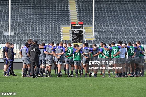 The All Blacks have a team talk during a New Zealand All Blacks training session on September 15, 2016 in Christchurch, New Zealand.