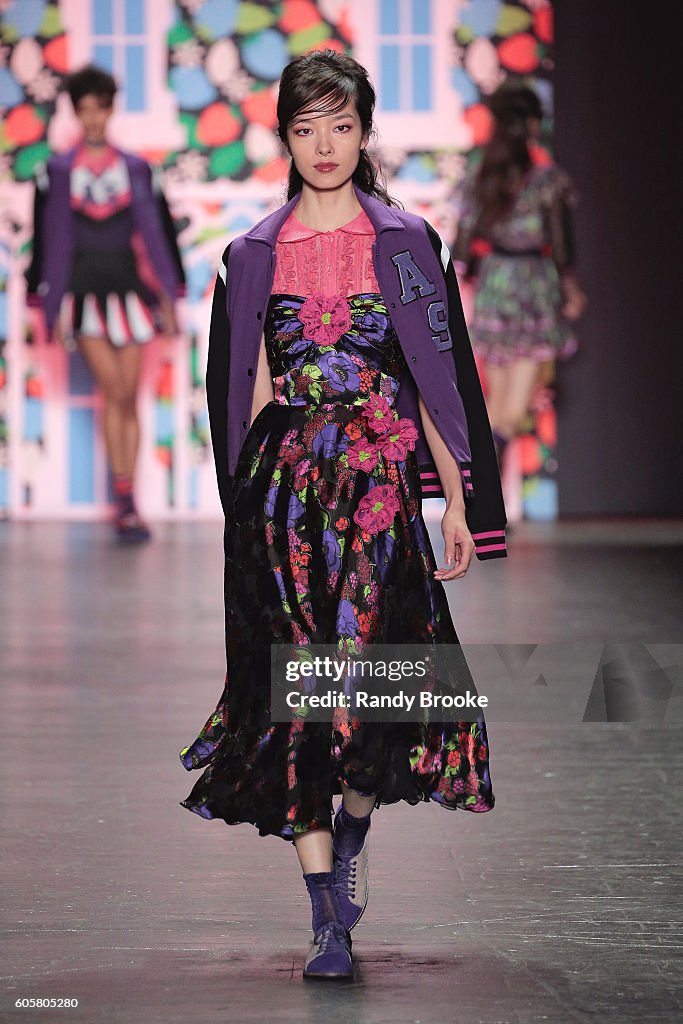 Anna Sui - Runway - September 2016 New York Fashion Week: The Shows