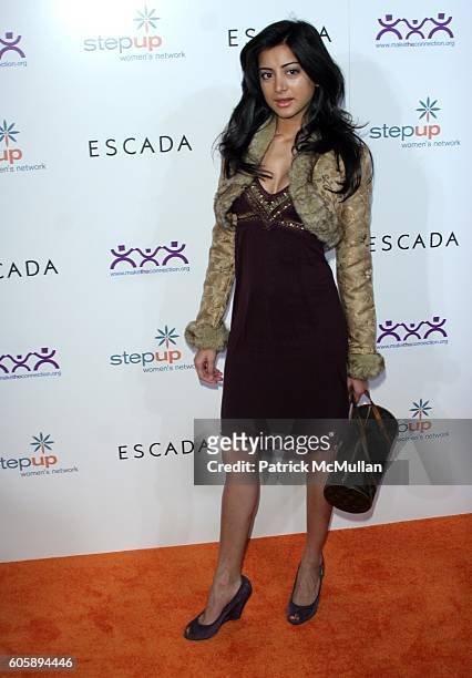 Noureen DeWulf attends Step Up Women's Network Inspiration Awards sponsored by Escada - Arrivals at Beverly Hills Hilton on April 27, 2006.
