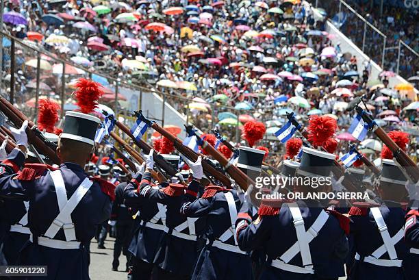 Hondurans celebrate Independence Day, in Tegucigalpa on September 15, 2016. / AFP / ORLANDO SIERRA