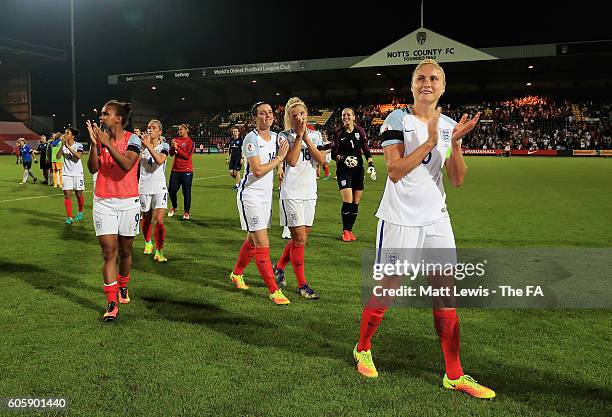 Steph Houghton of England thanks the supporters with her tem after the UEFA Women's Euro 2017 Qualifier between England Women and Estonia Women at...