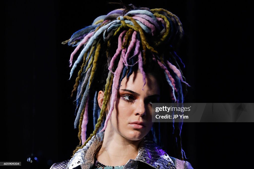 Marc Jacobs - Runway - September 2016 - New York Fashion Week