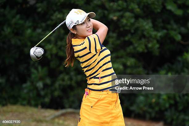 Bo-Me Lee of Southkorea hits her tee shot on the 2nd hole during the first round of the Munsingwear Ladies Tokai Classic 2016 at the Shin Minami...